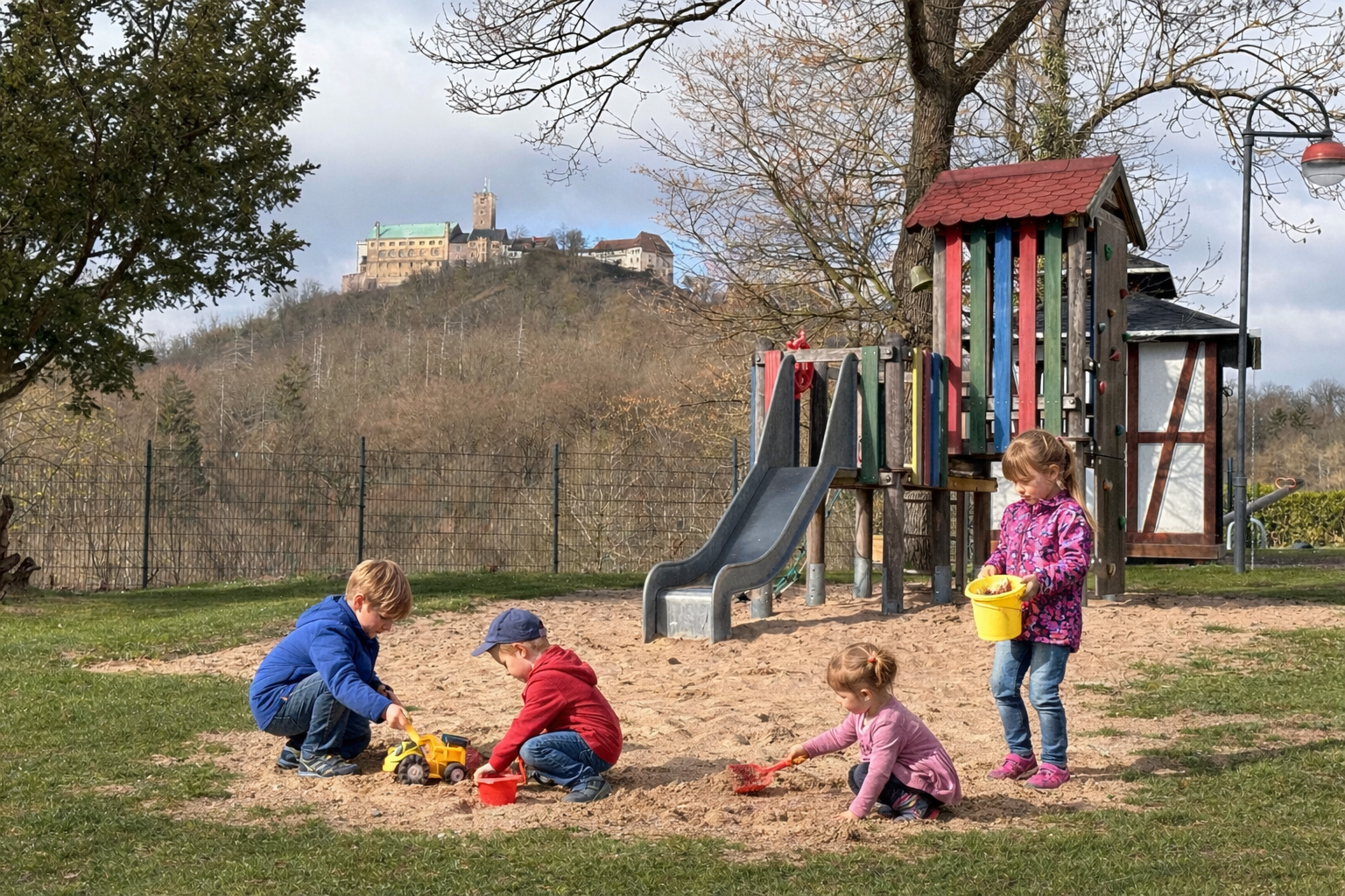 Spielplatz mit Wartburgblick